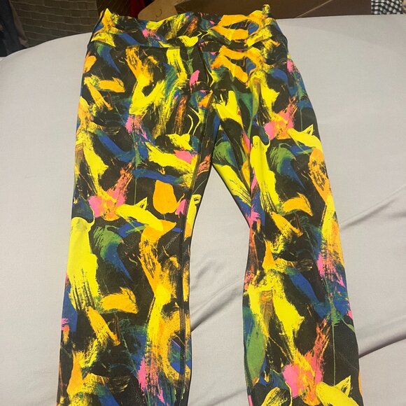 Lululemon Invigorate High-Rise Tight 25" Size 10 - Picture 4 of 15